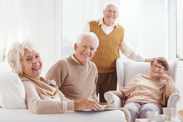 Résidence pour personne âgée : type, avantages et critères de choix
