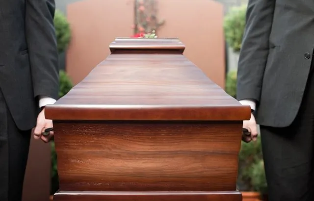 Quels articles funéraires pour orner la tombe de votre proche ?