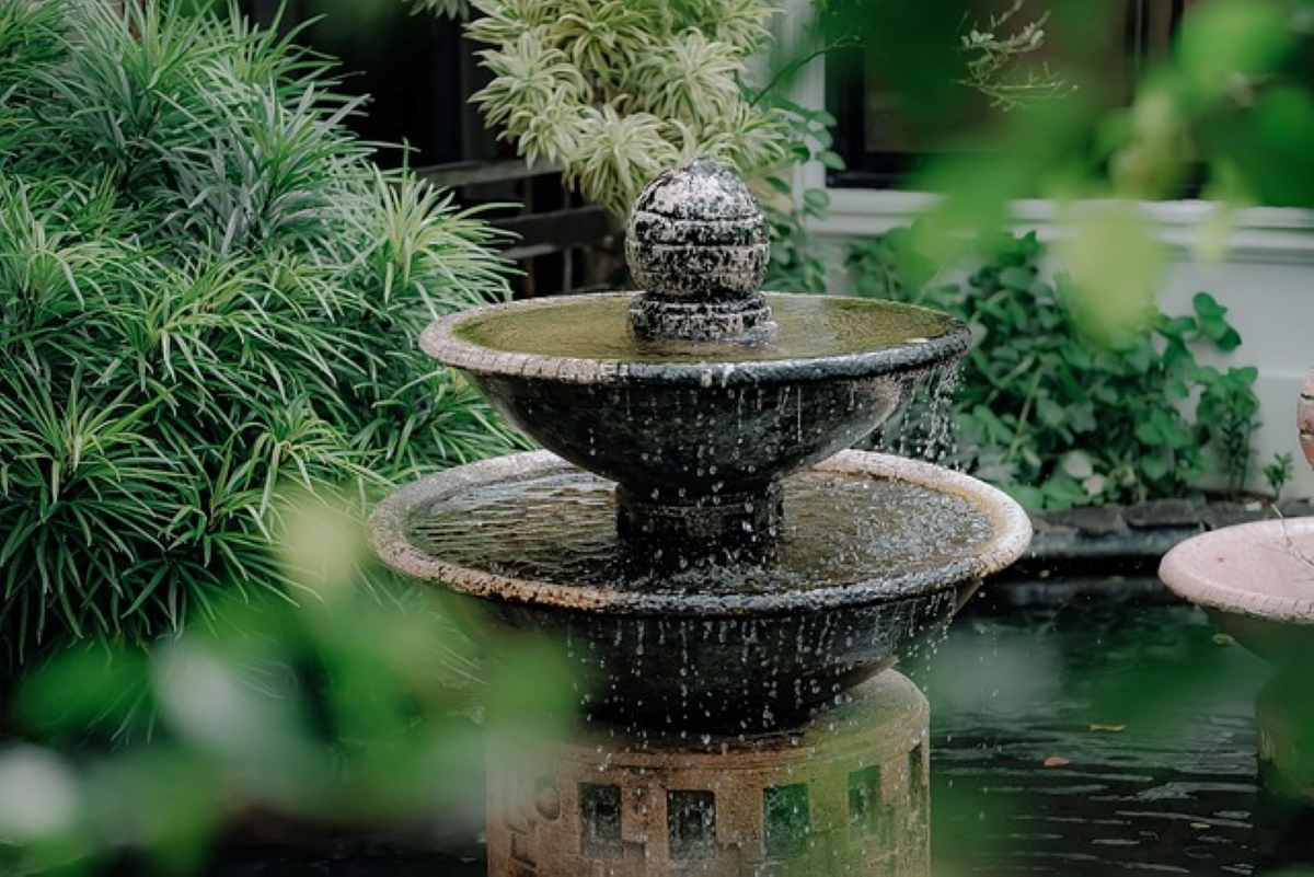 La fontaine de jardin : l'élément incontournable de l'été ! - Blog Almateon