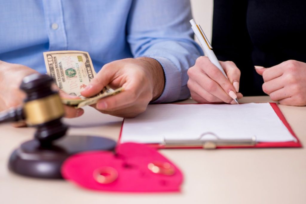 Comment protéger vos intérêts financiers pendant un divorce
