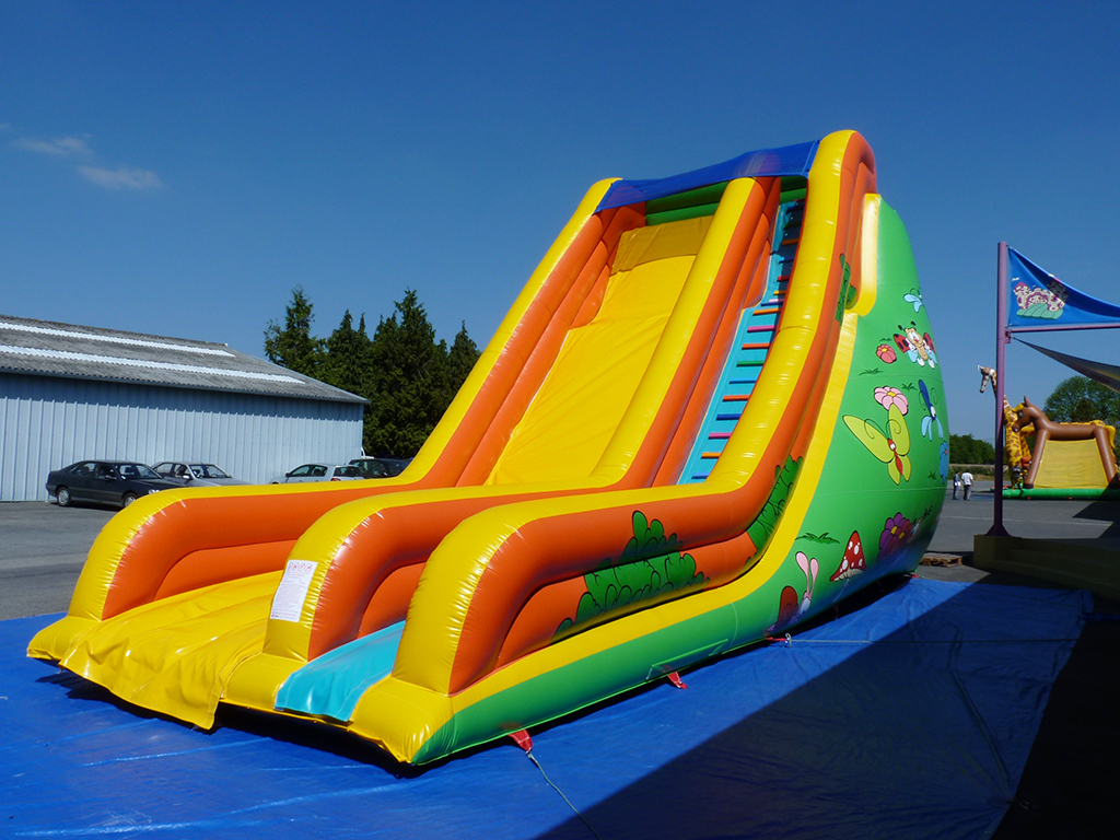 Toboggan gonflable